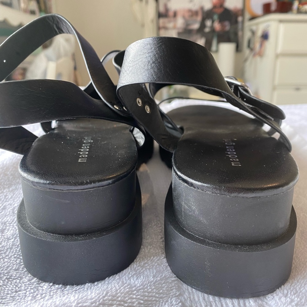 Platform sandal - Picture 3 of 4